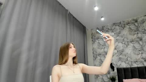 Snapshot of kleo_patr4 chatting on 2, 12, 2025 Trina online show from 2, 12, 2025