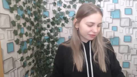 klerkarina online show from 4, 3, 2025
