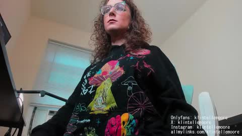 Snapshot of klintellemoore chatting on 6, 12, 2024 Klintelle Moore online show from 6, 12, 2024