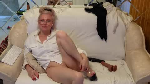 ALYONA online show from 8, 3, 2025