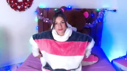 Snapshot of kloe_28 chatting on 12, 12, 2024 Kloe online show from 12, 12, 2024
