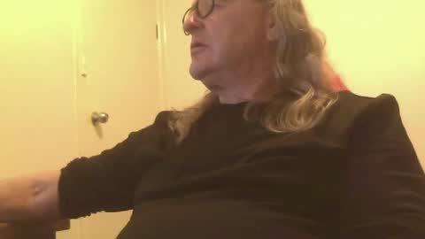 Snapshot of knobout chatting on 18, 6, 2026 knobout online show from 18, 6, 2026