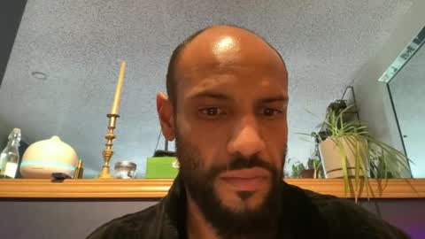 A Dick Ting online show from 1, 12, 2025