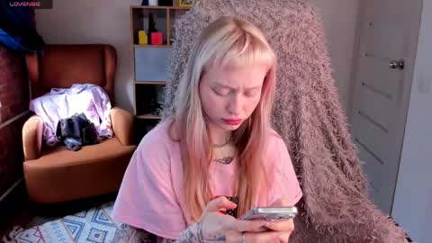 kris_grant online show from 12, 4, 2026