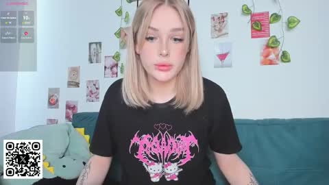 Snapshot of krisi_myrr chatting on 17, 5, 2026 Kristina3 online show from 17, 5, 2026