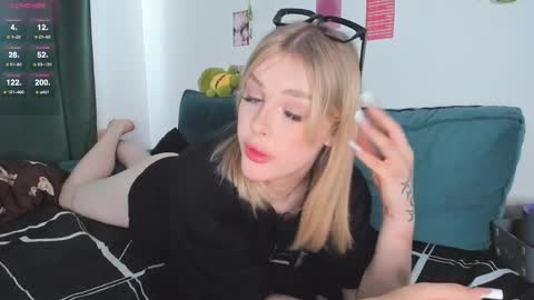 Snapshot of krisi_myrr chatting on 8, 6, 2026 Kristina3 online show from 8, 6, 2026