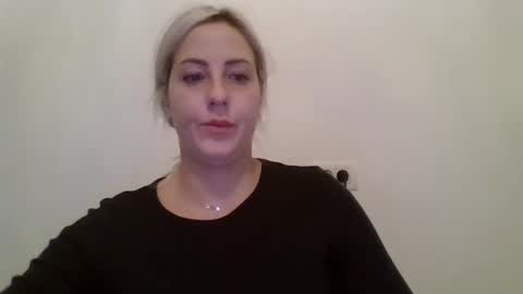 Snapshot of kriss_grace chatting on 3, 10, 2025 Grace online show from 3, 10, 2025