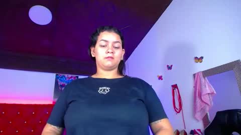 kriss_sweetboobs online show from 2, 11, 2025