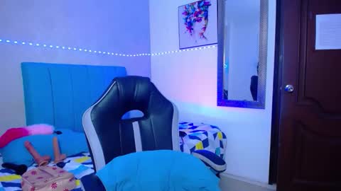 kriss_sweetboobs online show from 14, 2, 2026