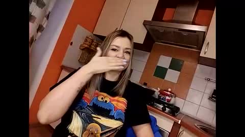 KrissSexi online show from 1, 2, 2025