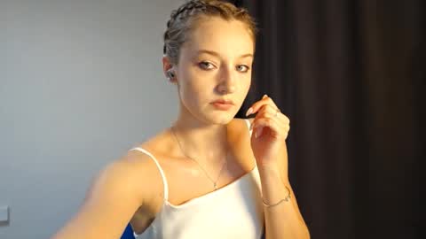 kristandaty online show from 10, 2, 2026