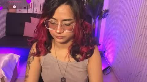 kristen_tay online show from 13, 4, 2026