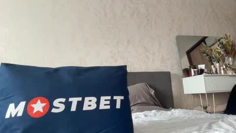 KristenFlame online show from 10, 1, 2025