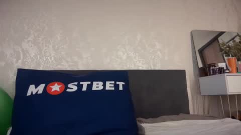 KristenFlame online show from 12, 1, 2025