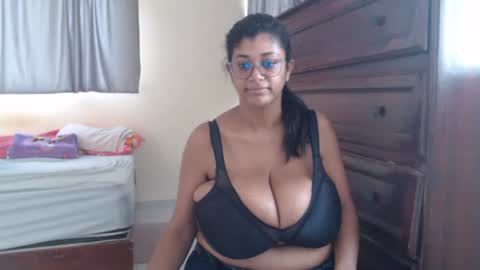 Snapshot of kristinamilan chatting on 20, 10, 2025 KristinaMilan online show from 20, 10, 2025