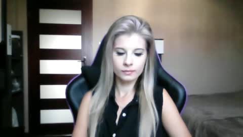 KristineAmore online show from 17, 9, 2025