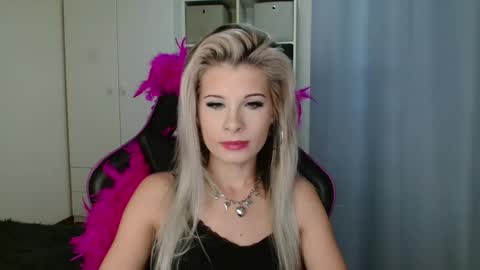 KristineAmore online show from 21, 10, 2025