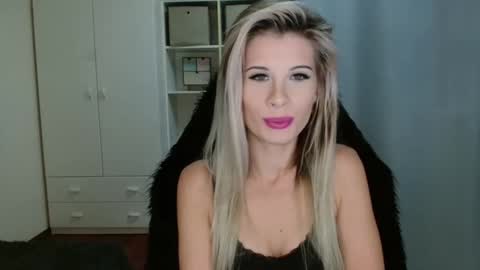 KristineAmore online show from 13, 11, 2025