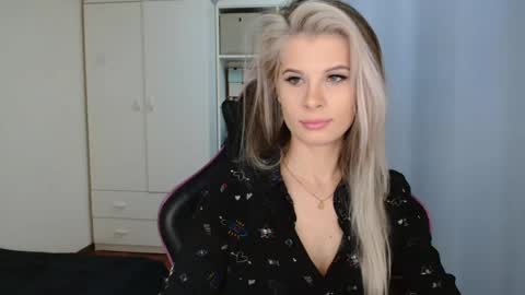 KristineAmore online show from 7, 4, 2026