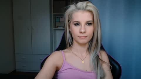 Snapshot of kristineamore chatting on 4, 6, 2026 KristineAmore online show from 4, 6, 2026