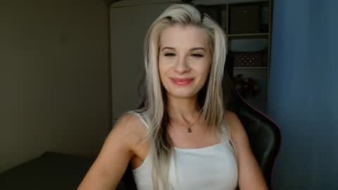 Snapshot of kristineamore chatting on 25, 7, 2026 KristineAmore online show from 25, 7, 2026