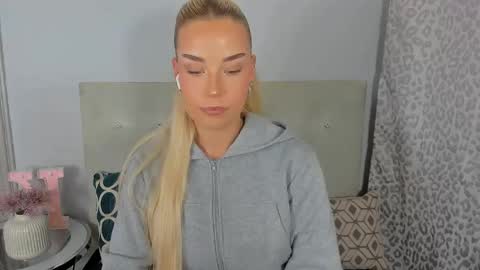 Snapshot of kristyflowers chatting on 11, 5, 2026 KristyFlowers online show from 11, 5, 2026