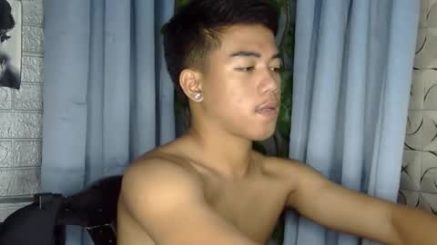 Snapshot of kritthanarkorn chatting on 8, 5, 2026 kritthanarkorn online show from 8, 5, 2026