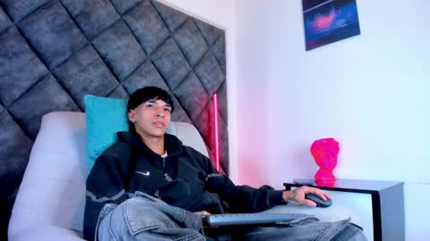 Kroy Wave  Muscle Tattoos Latino online show from 4, 8, 2026