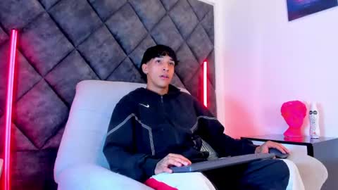 Kroy Wave  Muscle Tattoos Latino online show from 5, 8, 2026