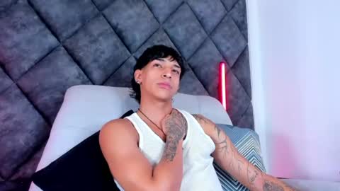 Kroy Wave  Muscle Tattoos Latino online show from 9, 8, 2026