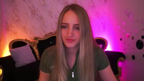 Snapshot of krys_tina chatting on 30, 3, 2026 krys_tina online show from 30, 3, 2026