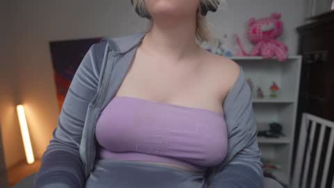 Snapshot of krystalsyxx chatting on 17, 1, 2025 Krystal Syx online show from 17, 1, 2025