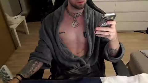 Snapshot of kyle_alternative chatting on 25, 12, 2024 Kyle online show from 25, 12, 2024