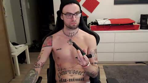 Snapshot of kyle_alternative chatting on 5, 1, 2025 Kyle online show from 5, 1, 2025