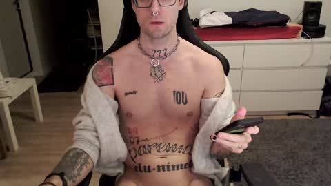 Snapshot of kyle_alternative chatting on 12, 1, 2025 Kyle online show from 12, 1, 2025