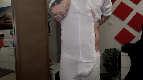 Snapshot of kyle_alternative chatting on 12, 3, 2025 Kyle online show from 12, 3, 2025
