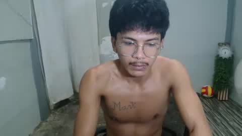Snapshot of kyle_lourence chatting on 19, 5, 2026 kyle_lourence online show from 19, 5, 2026