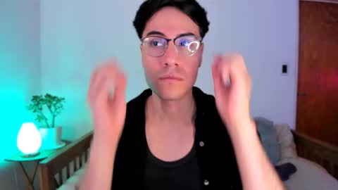 Kylian Zarate online show from 1, 12, 2025