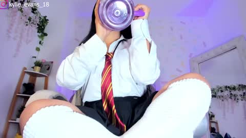 Snapshot of kylie_evans_18 chatting on 26, 1, 2025 Kylie online show from 26, 1, 2025