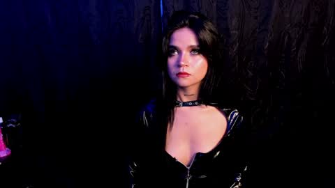 Snapshot of kylie_foxx1 chatting on 28, 1, 2025 submissive demon Please help me to reach 500 thumbs up online show from 28, 1, 2025