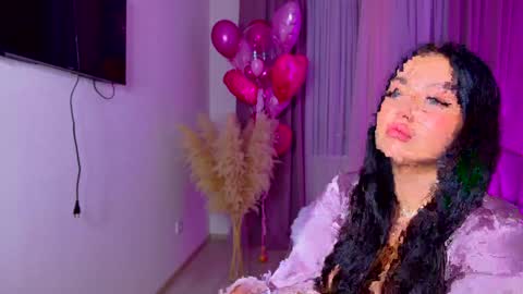 Snapshot of kylie_lips chatting on 5, 12, 2024 Kylie Lips online show from 5, 12, 2024