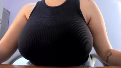 Snapshot of kylie_reyes chatting on 10, 6, 2026 Kylie Reyes online show from 10, 6, 2026
