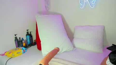 kylie Sttel online show from 21, 12, 2024