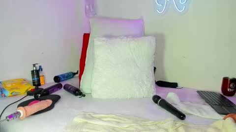 kylie Sttel online show from 31, 12, 2024