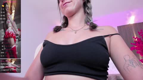 Snapshot of kyliie_jones chatting on 18, 12, 2024 KYLIE online show from 18, 12, 2024