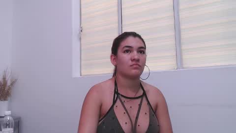 Snapshot of kyliiebaker chatting on 6, 2, 2025 Kylie online show from 6, 2, 2025