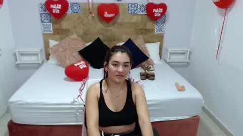 Snapshot of kyliiebaker chatting on 23, 2, 2025 Kylie online show from 23, 2, 2025