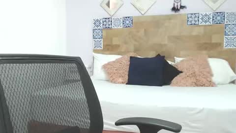 Snapshot of kyliiebaker chatting on 28, 2, 2025 Kylie online show from 28, 2, 2025