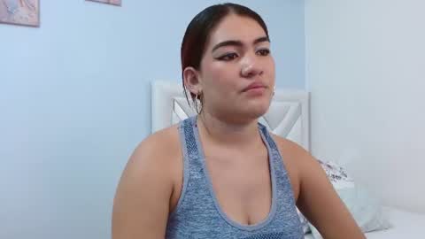 Snapshot of kyliiebaker chatting on 17, 7, 2026 Kylie online show from 17, 7, 2026