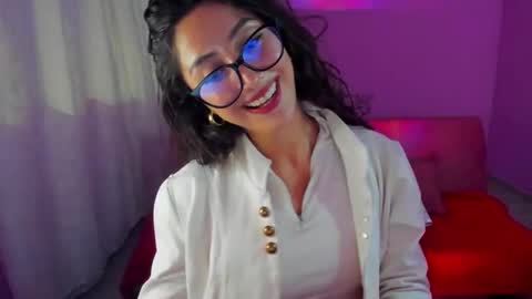 Snapshot of kymgiraldo8 chatting on 29, 10, 2025 Kym Giraldo online show from 29, 10, 2025